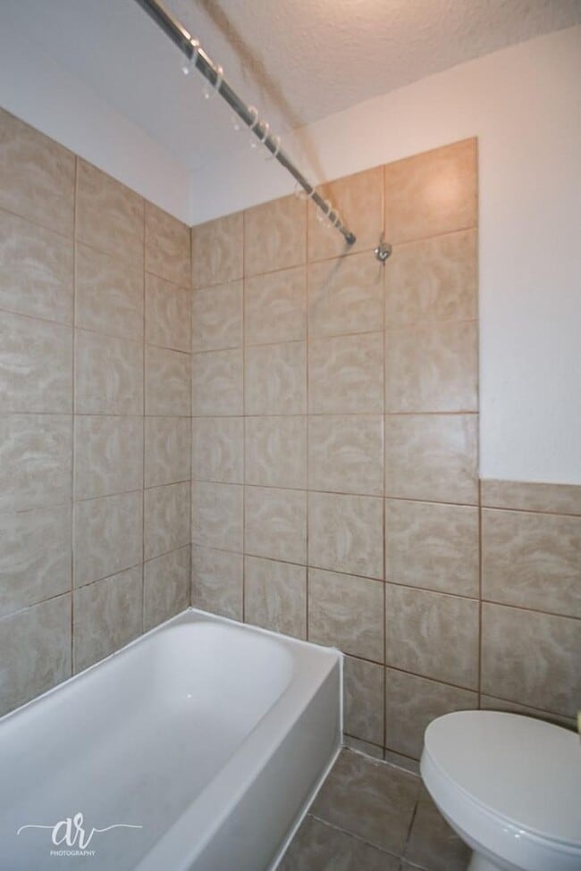 Building Photo - 1725 Partridge Pl