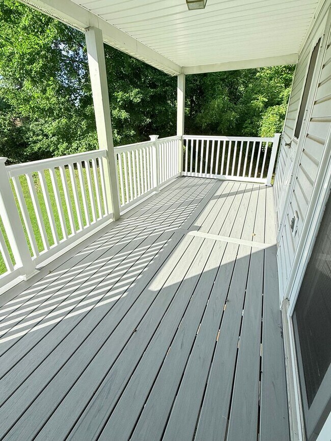 Building Photo - 3 Bed / 2 Bath Warrington Townhome