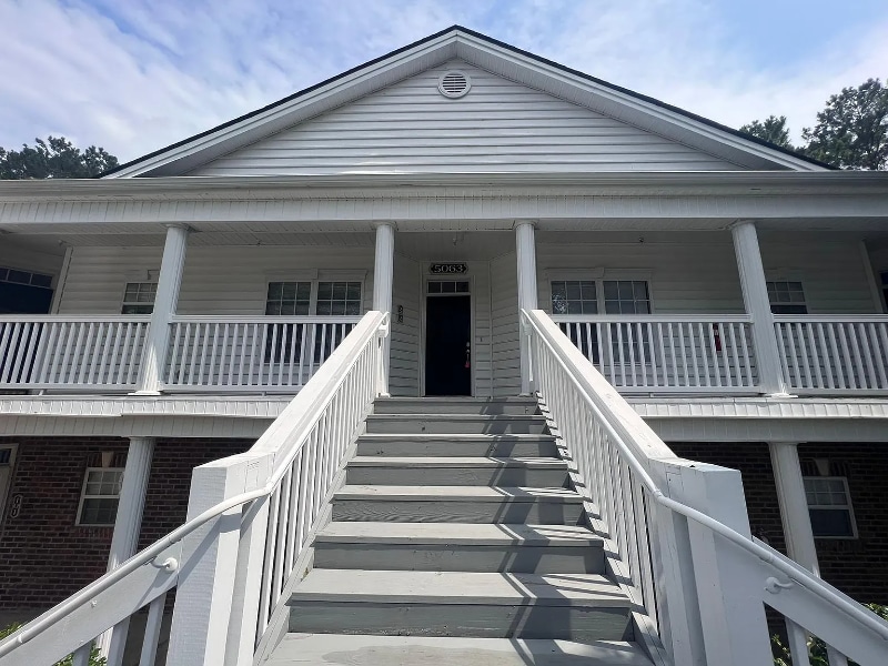 Building Photo - 5063 Glenbrook Dr
