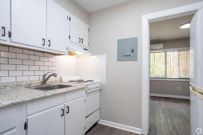 Interior Photo - Elm Villa Apartments