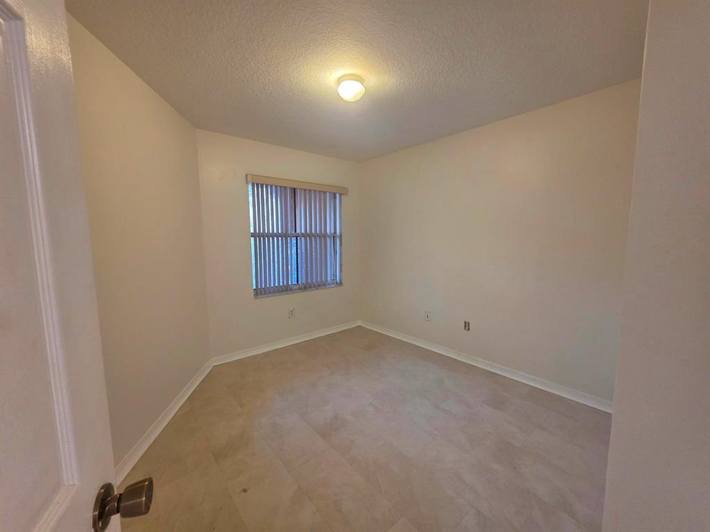 Building Photo - 4929 Windward Way