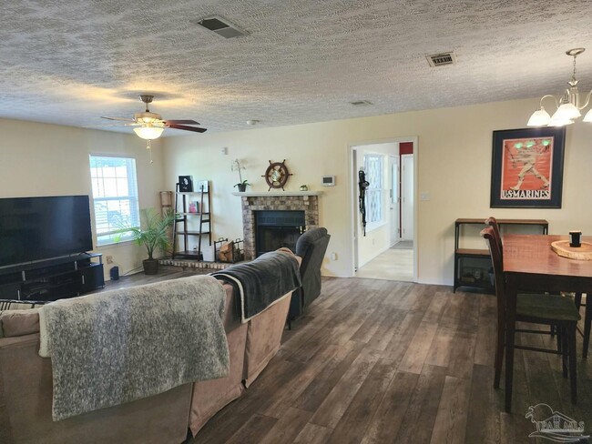 Building Photo - 4525 Baybrook Dr