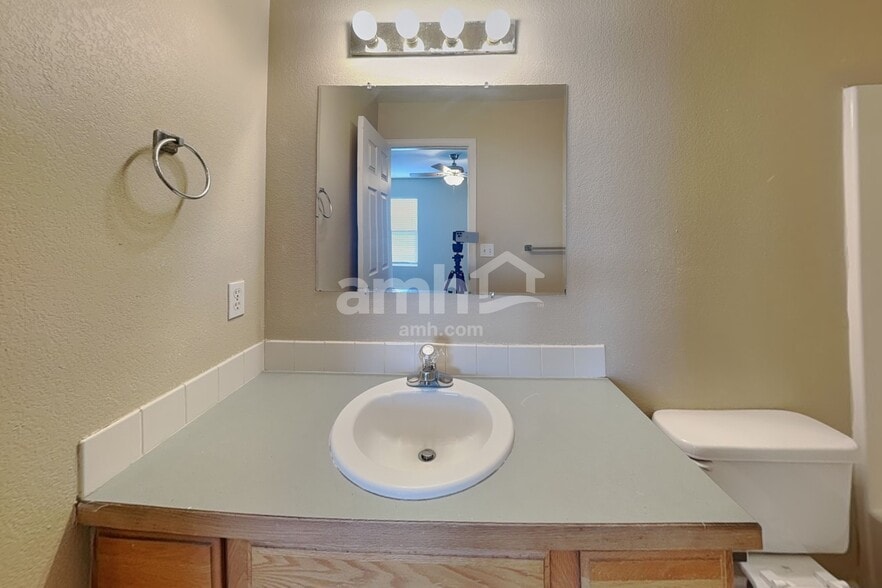 Building Photo - 3009 Armadillo Ct