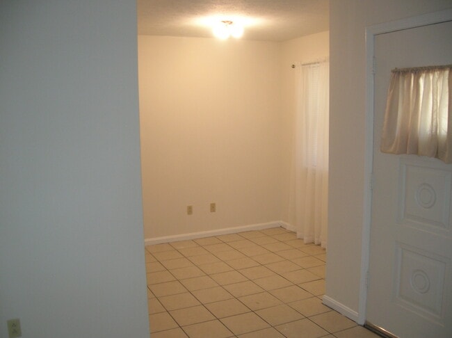 Building Photo - 2207 Alta Ave