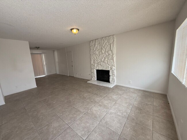 Building Photo - Victorville - 3 Bedrooms, 2 Bathrooms, New Paint, New Blinds, Tile Floors