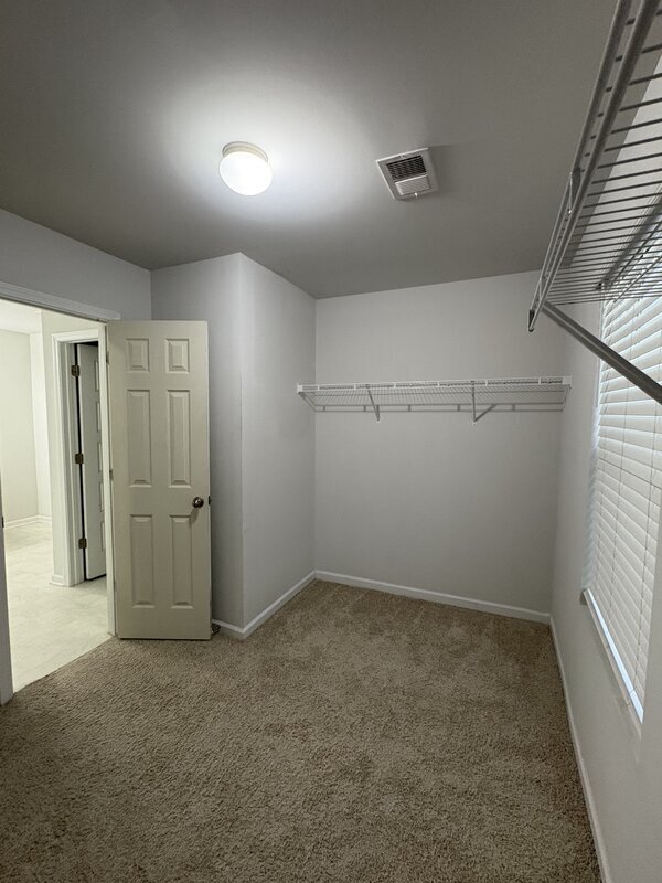 Building Photo - 407 Lakemont Dr