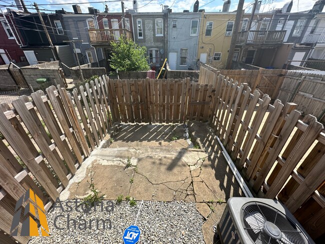 Building Photo - Updated 2 Bedroom 1.5 Bath Home with Deck,...