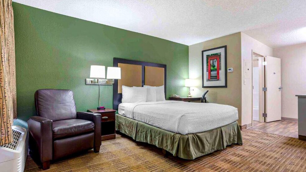 Building Photo - 4751 Governors House Dr SW