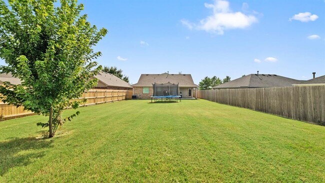 Building Photo - 16316 Drywater Dr