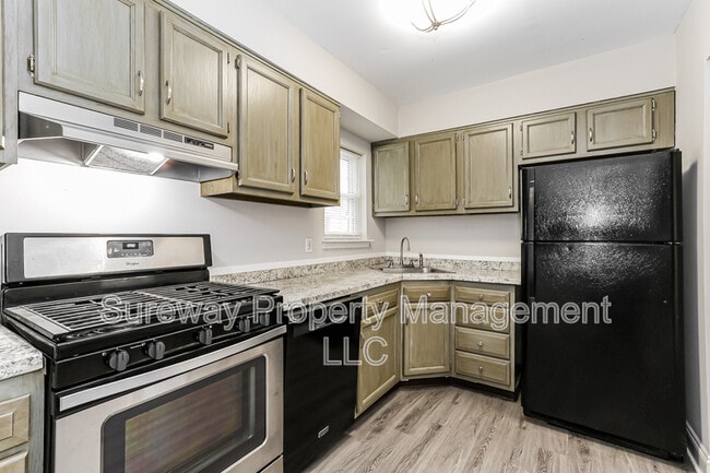 Building Photo - 811 Wesley Ave