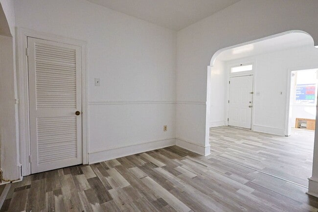 Building Photo - Well-kept 3 Bed, 1 Bath Single Family Home - Schedule your tours now!