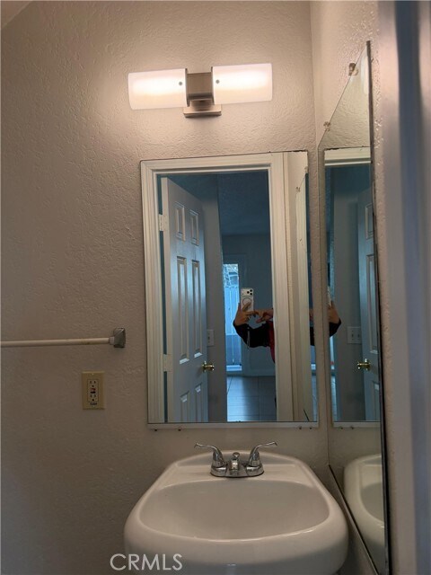 Building Photo - 16770 San Bernardino Ave