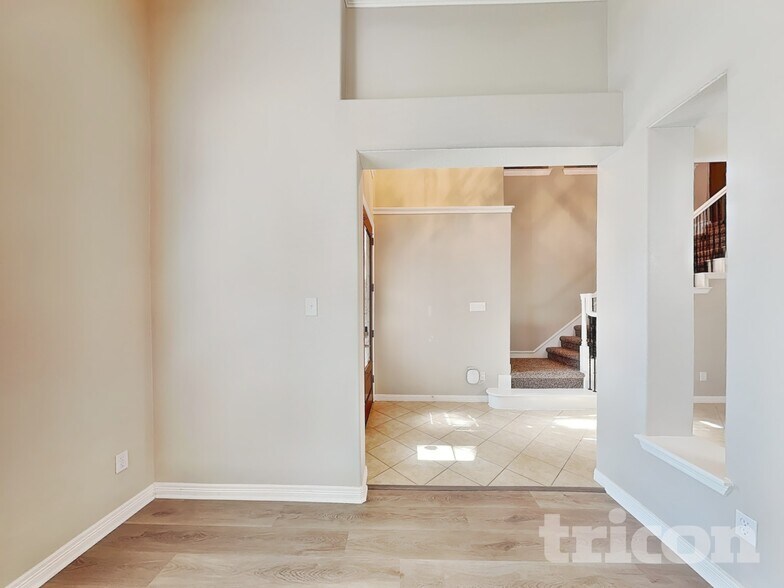 Building Photo - 2712 Columbus