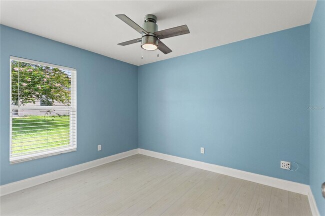 Building Photo - 723 Glenco Dr