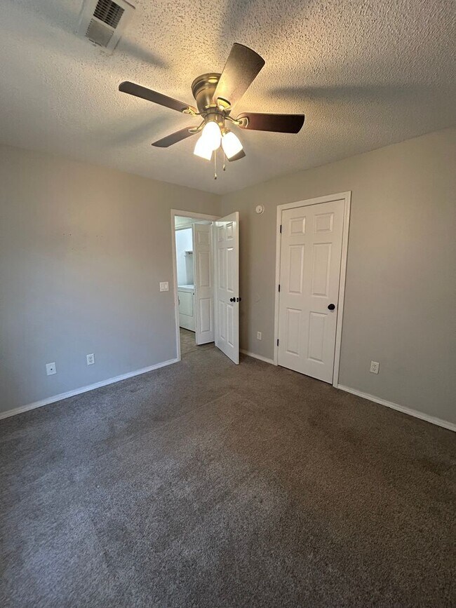 Building Photo - 3501 SW Landau Ct