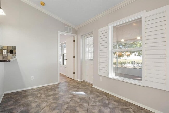 Building Photo - 11118 3rd Ave E