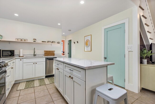 Building Photo - 50 Briar Rd