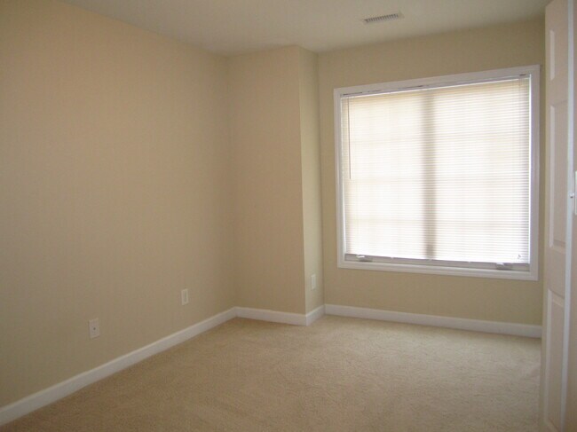 Building Photo - 1307 S Taylor St