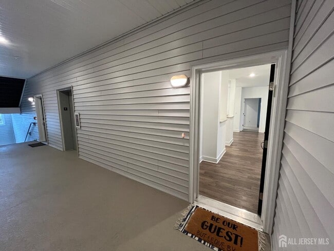 Building Photo - 826 Stiller Ln