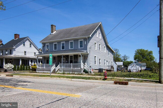 Building Photo - 330-332 E Broadway-330-332