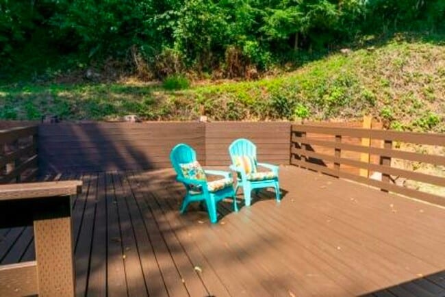 Building Photo - 3 bedroom, 2 bath with double car attached garage, newly remodeled.