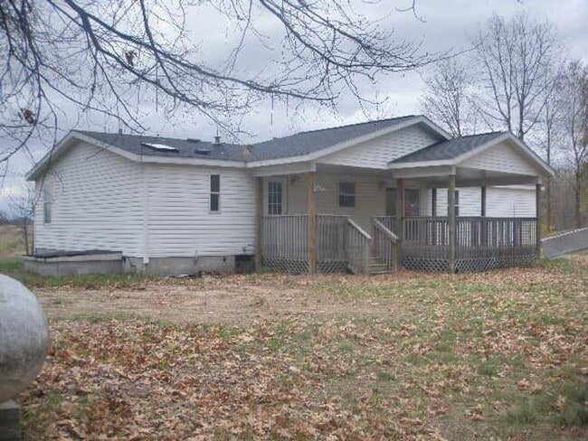 Building Photo - 4 Bedroom, 2 Full Bath home in Greenville/...