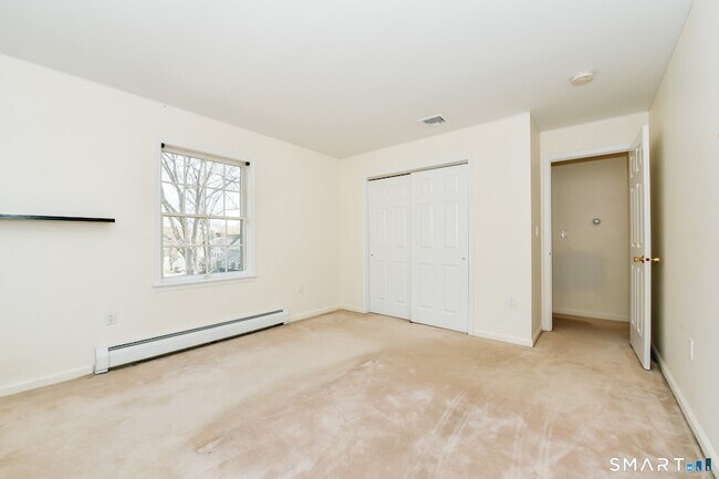 Building Photo - 5 Moody Ave