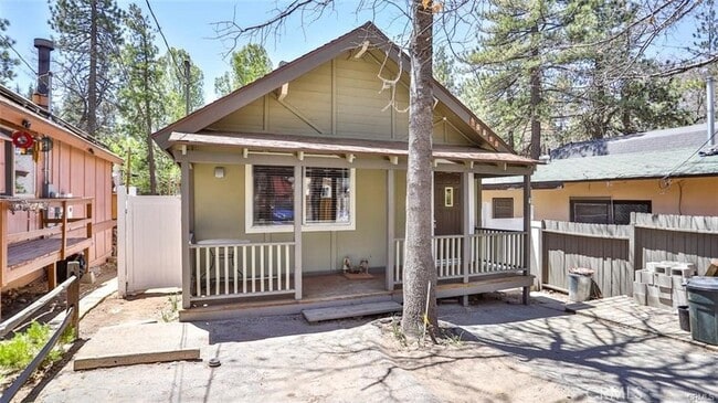 Primary Photo - 32905 Chipmunk Ln
