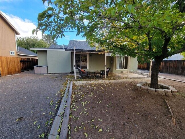 Building Photo - Charming Home in Spanish Springs with Mode...