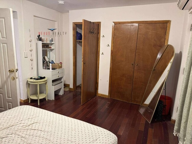 Building Photo - 21-12 29th St