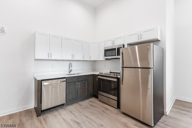 Building Photo - 70 Roseville Ave