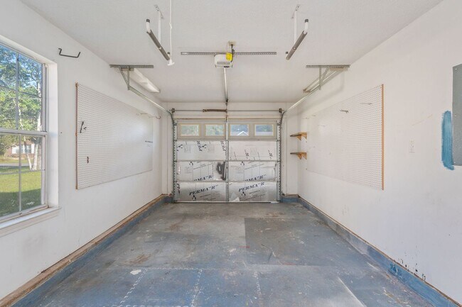 Building Photo - 1629 Campbell Dr N