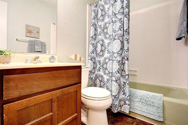 Building Photo - 2311 Vassar Ct