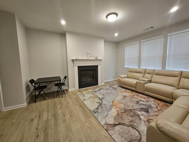 Building Photo - 1290 Jordan Brook Dr