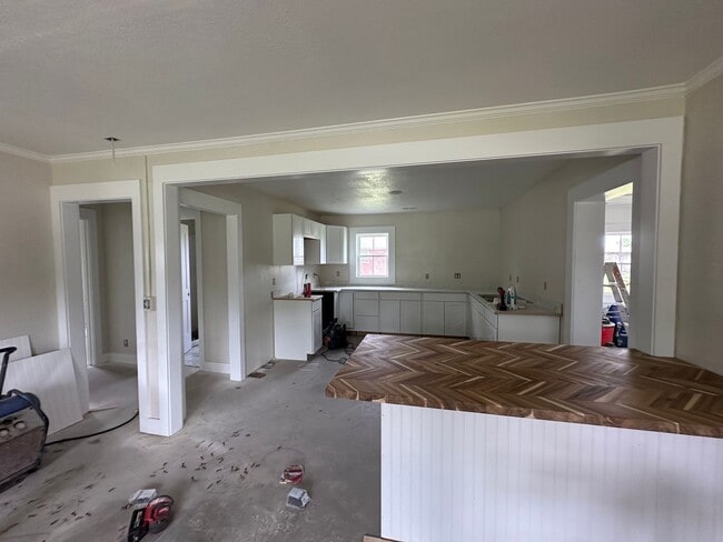 Building Photo - FULLY RENOVATED! 3 Bed/2 Bath in Wanchese