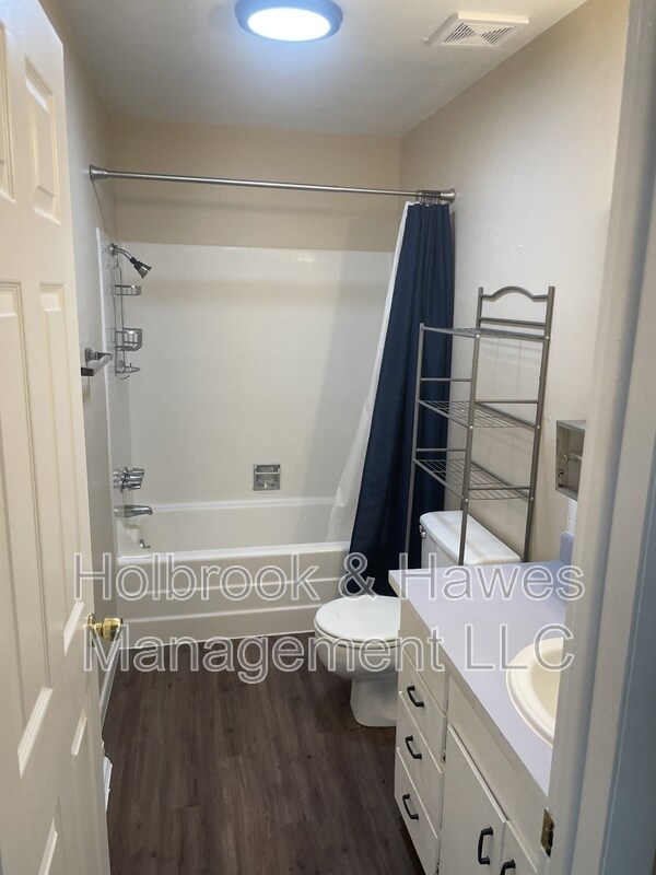 Building Photo - 3613 Highland Dr