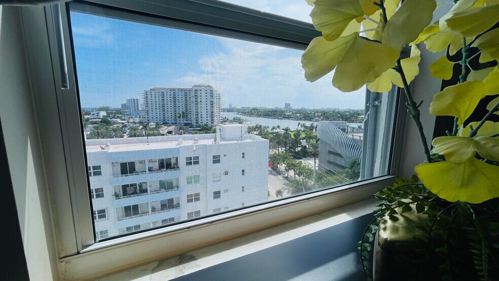 giest br view intracoastal - 200 S Birch Rd