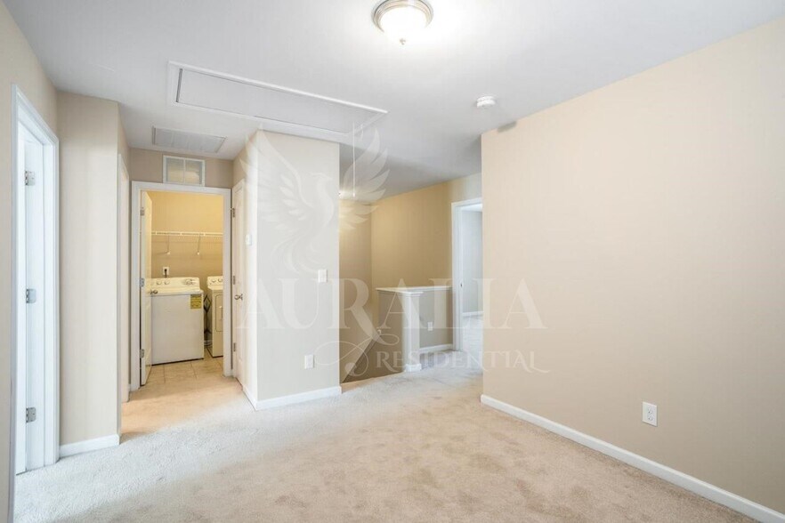 Building Photo - 4430 Hillsgrove Rd