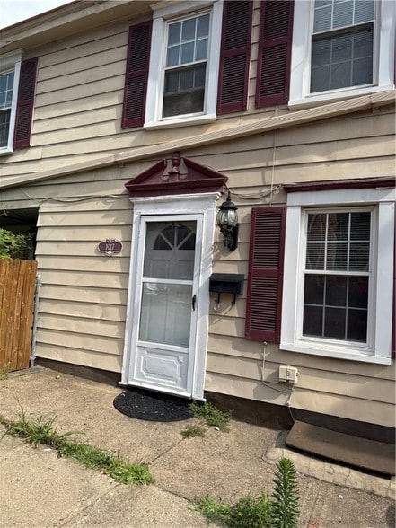 Building Photo - 126 S 11th St