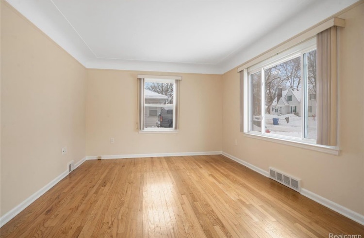 Building Photo - 242 Preston Ave