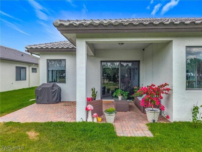 Building Photo - 5285 Marano Dr