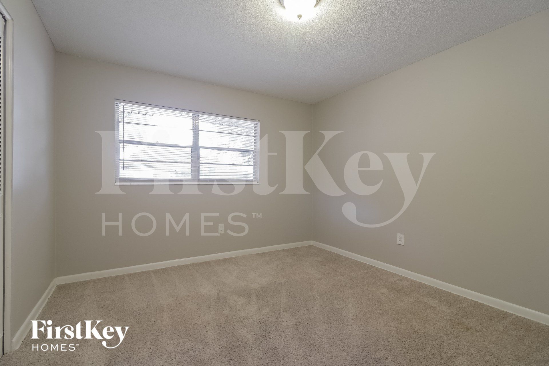 Building Photo - 1340 Sharon Dr