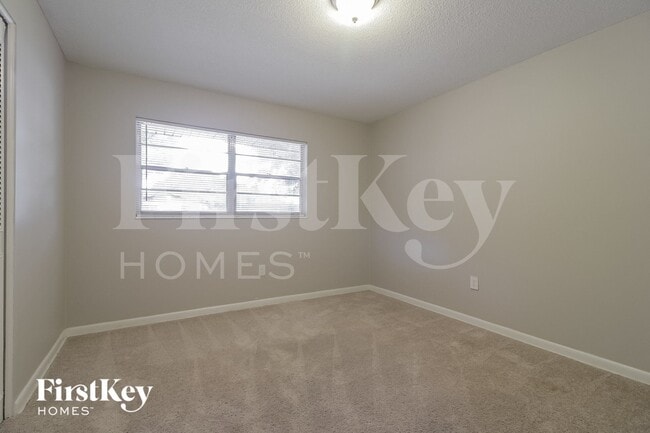 Building Photo - 1340 Sharon Dr