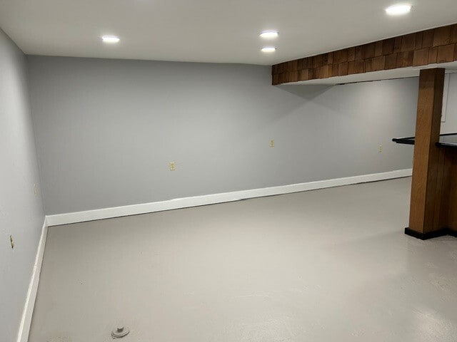 Building Photo - 156 Sylvan Dr