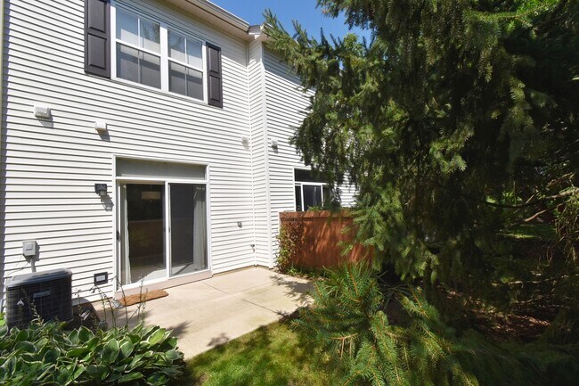 Building Photo - 312 Fairmont Ct