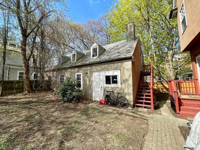Building Photo - 155 Amory St