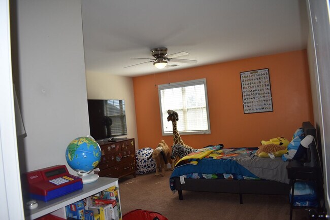 Building Photo - 2190 Harborview Dr
