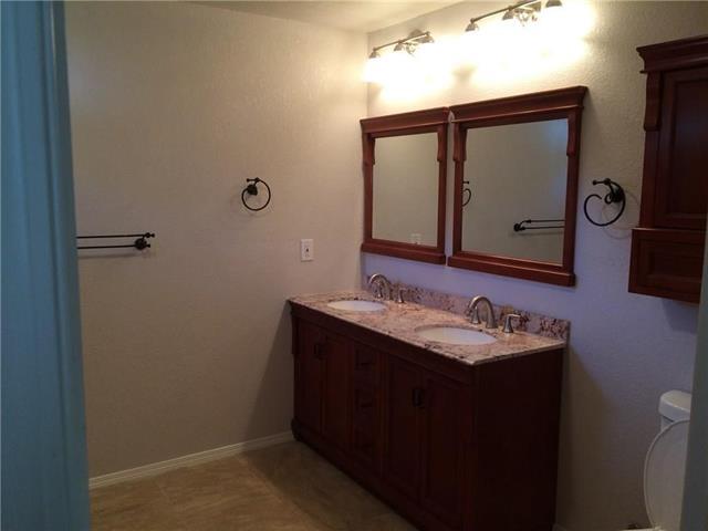 Building Photo - 600 Pacific St E