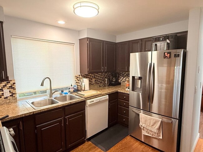 Building Photo - ? Charming 3BR/2.5BA Home in Kirkland, WA ?