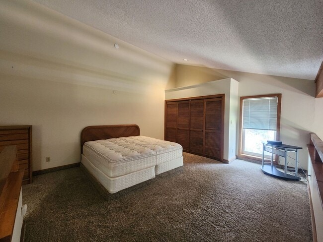 Building Photo - Pinon Condo